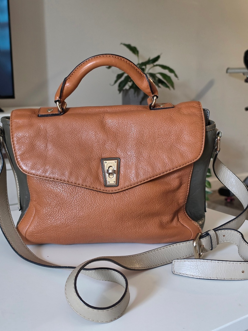 Marc Jacobs Leather Cognac And Green ,cream Lined Handbag